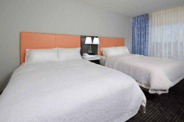 2 Queen Beds (5 of 11)