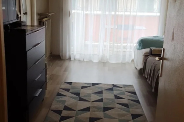 Room 12 of 19