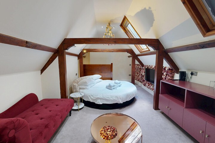 Room 4 of 92