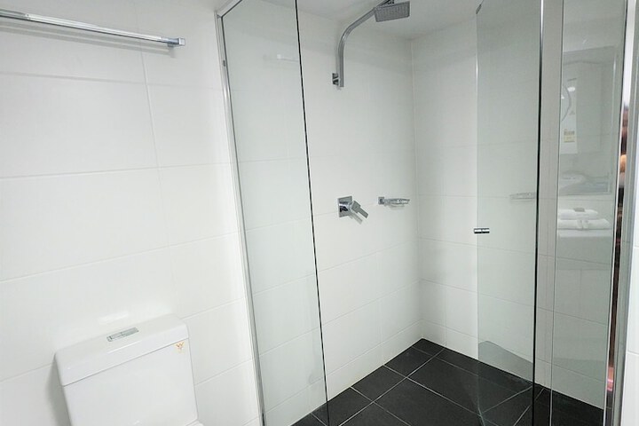 Room 143 of 161