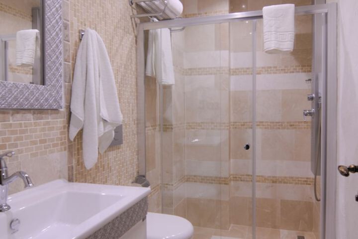 Room 44 of 73