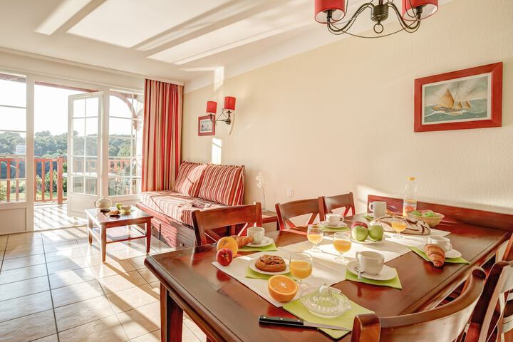 Dining 59 of 88