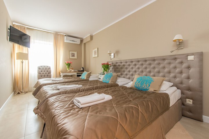 Room 14 of 39