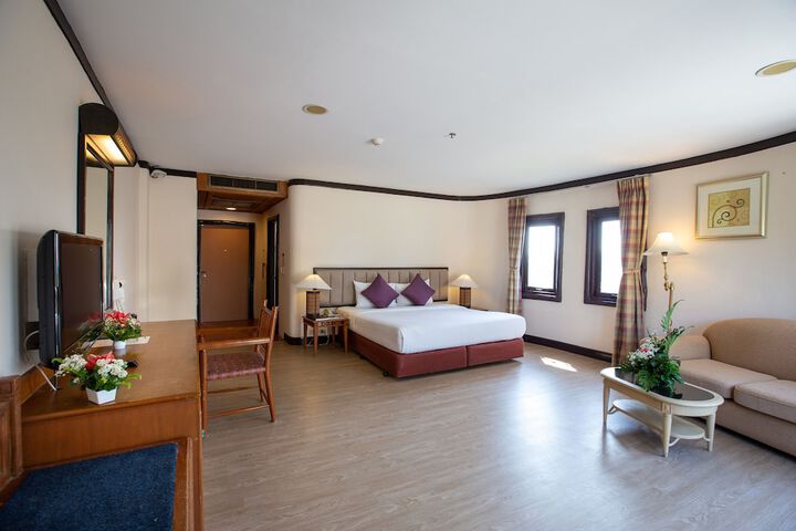 Room 13 of 85