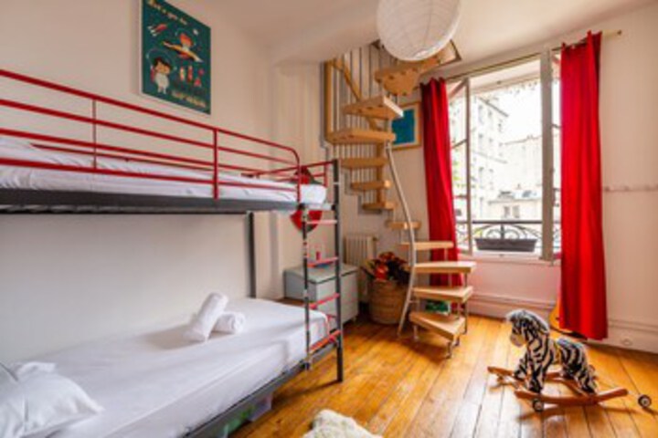 Room 4 of 13