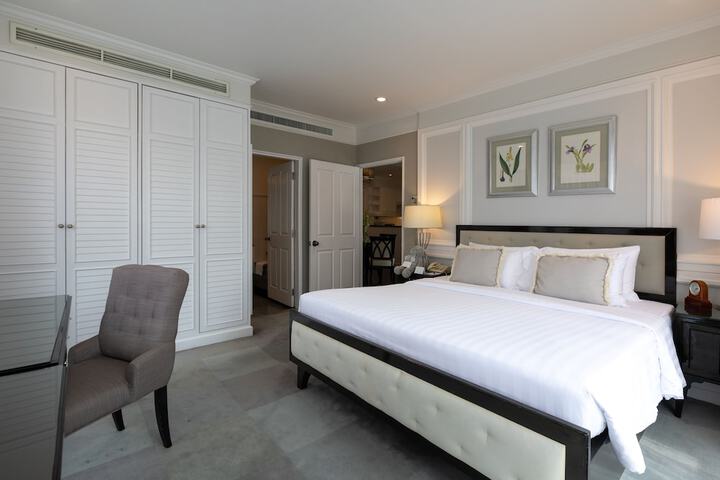 Room 13 of 65
