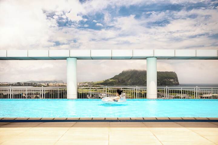 Pool 95 of 122