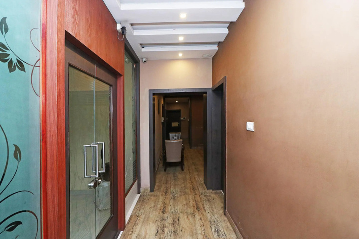 Room 10 of 20