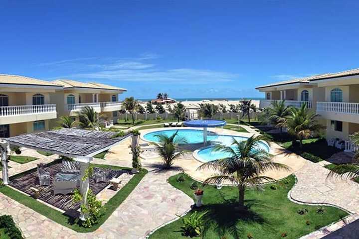 Hotel with Pool