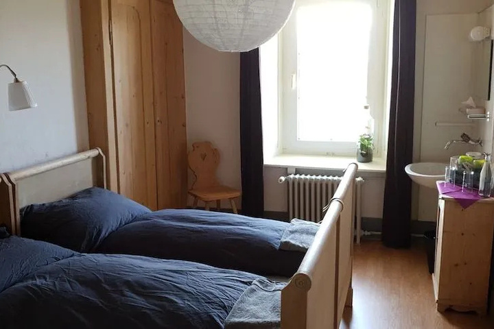 Room 2 of 8