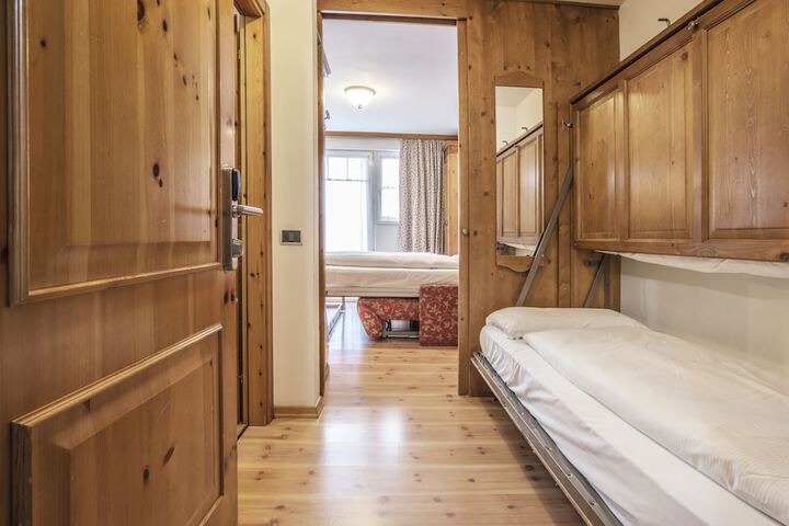 Room 5 of 24