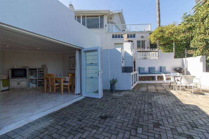 Terrace/Patio 9 of 27