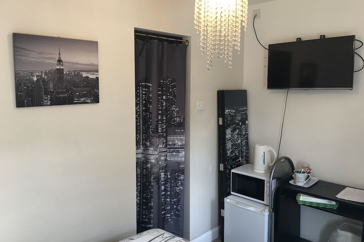 Room 5 of 17