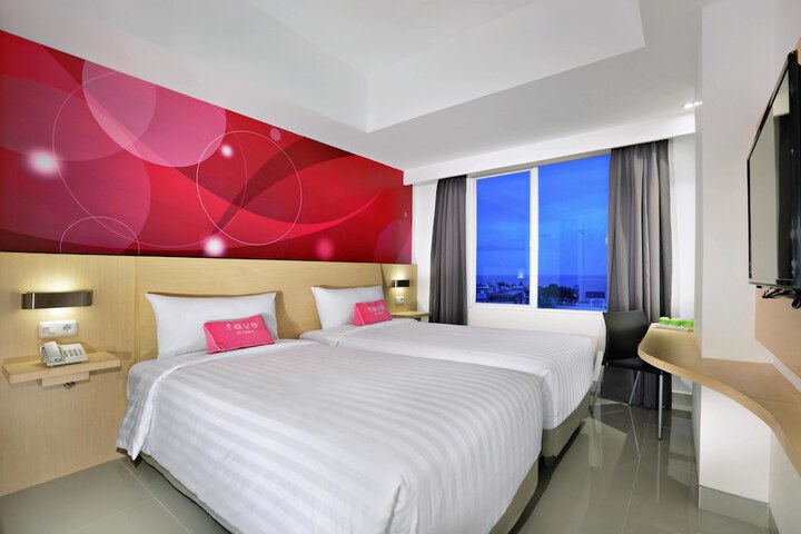 Room 6 of 25