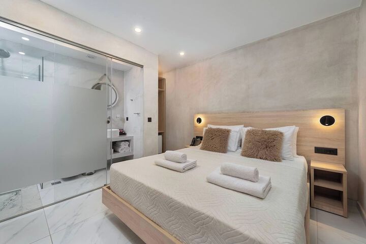 Room 11 of 36