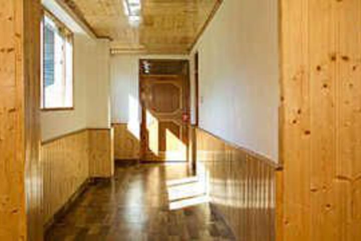 Ballroom/Hall 22 of 27
