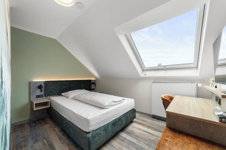 Room 15 of 52