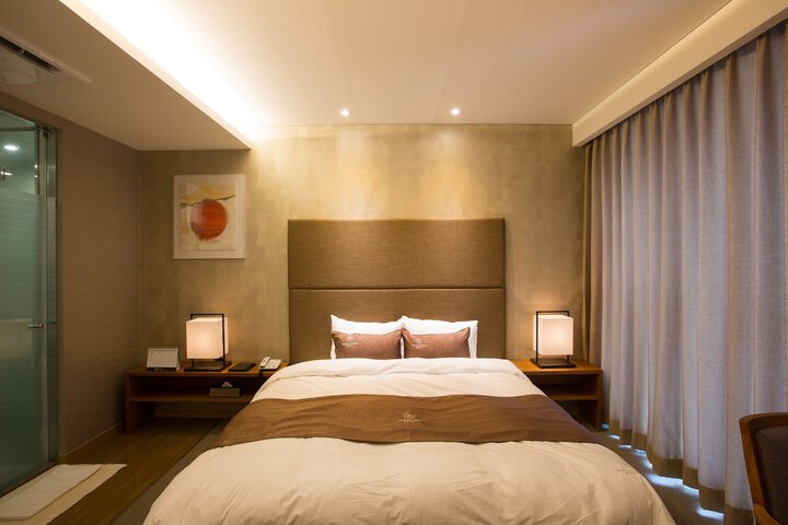 Room 30 of 145