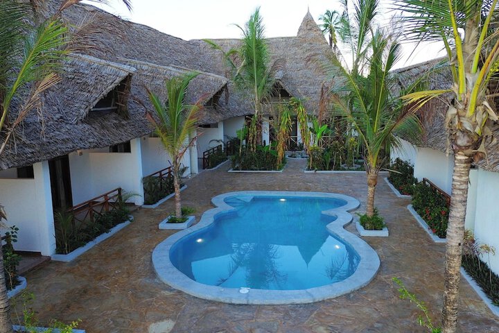 Pool 18 of 33