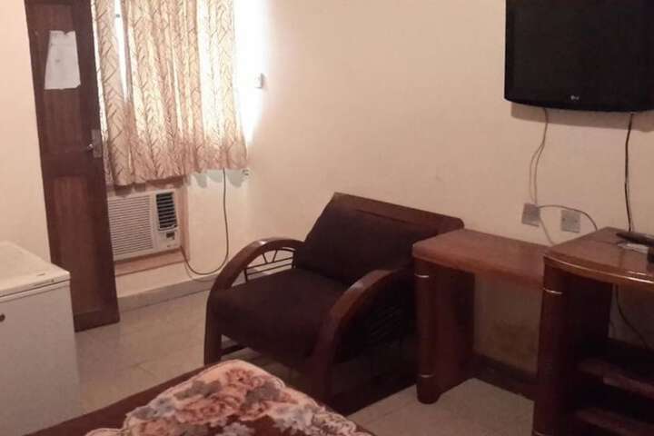 Room 6 of 19