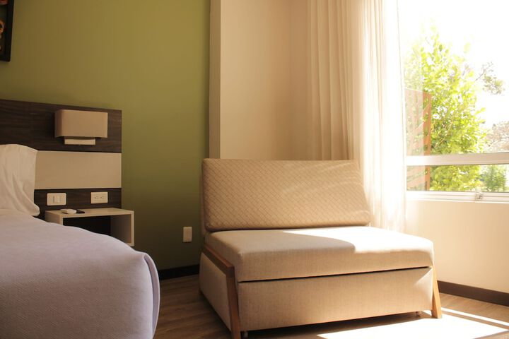 Room 10 of 29