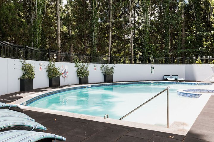 Pool 76 of 138