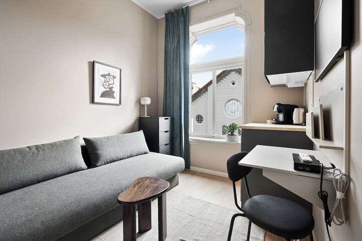Room 35 of 154