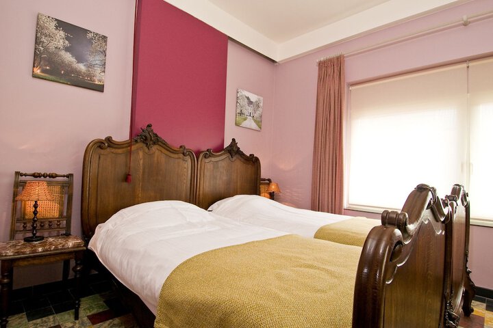 Room 6 of 39