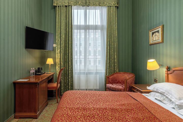 Room 32 of 75