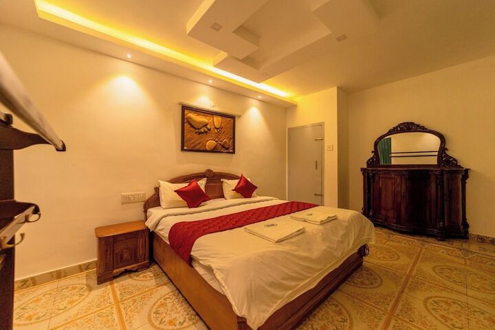 Room 4 of 68
