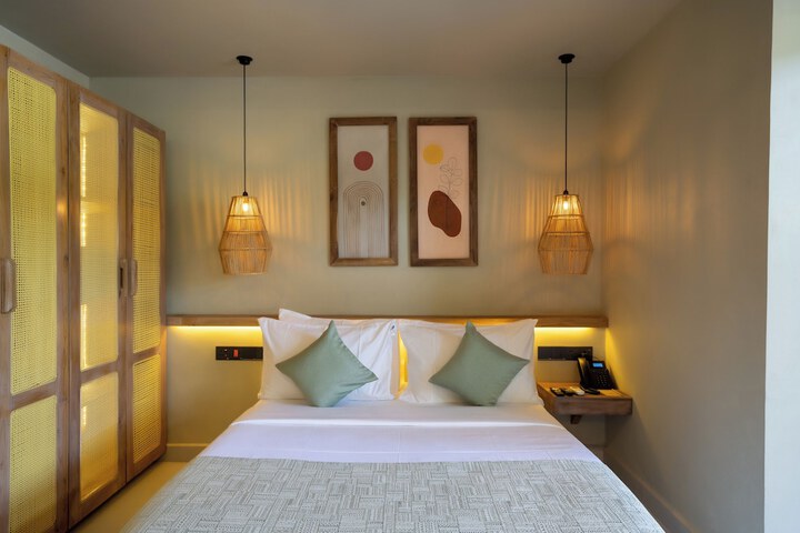 Room 43 of 222