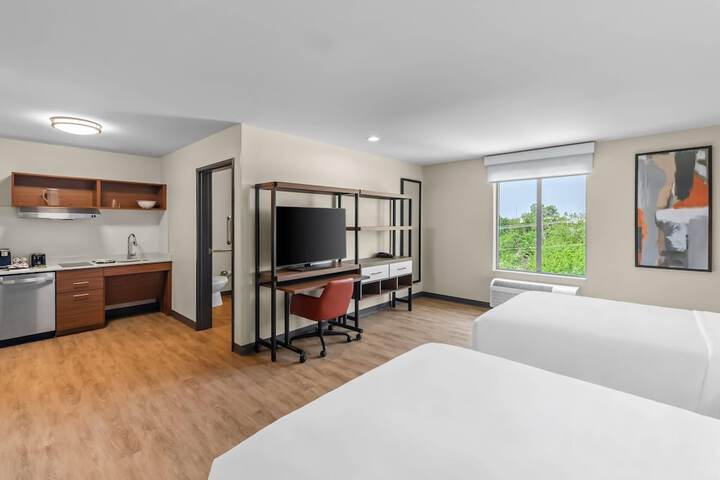 Room 33 of 65