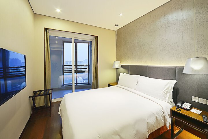 Room 14 of 68