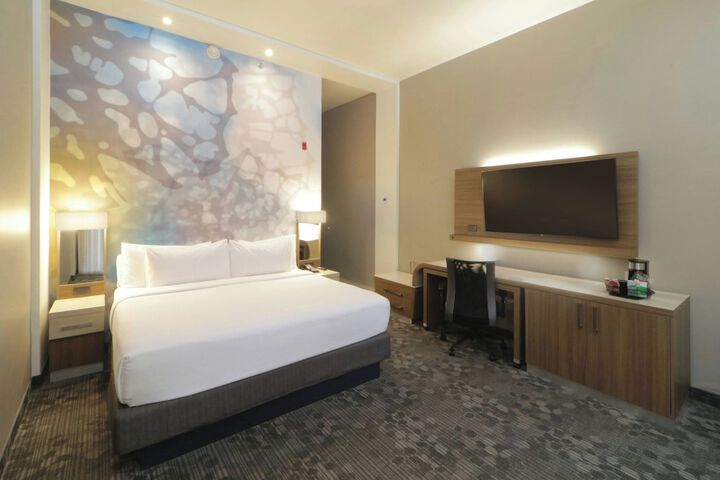 Room 19 of 85