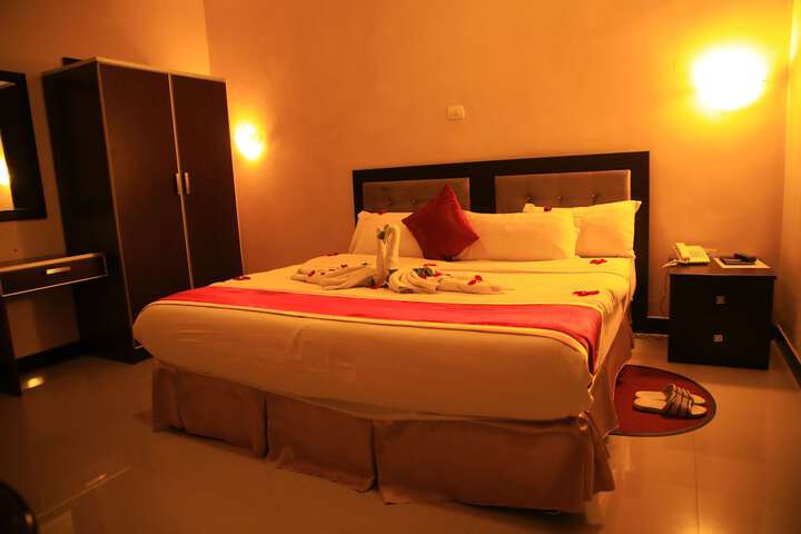 Room 16 of 35