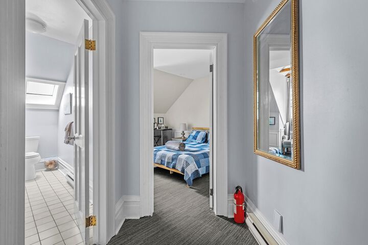 Room 18 of 74