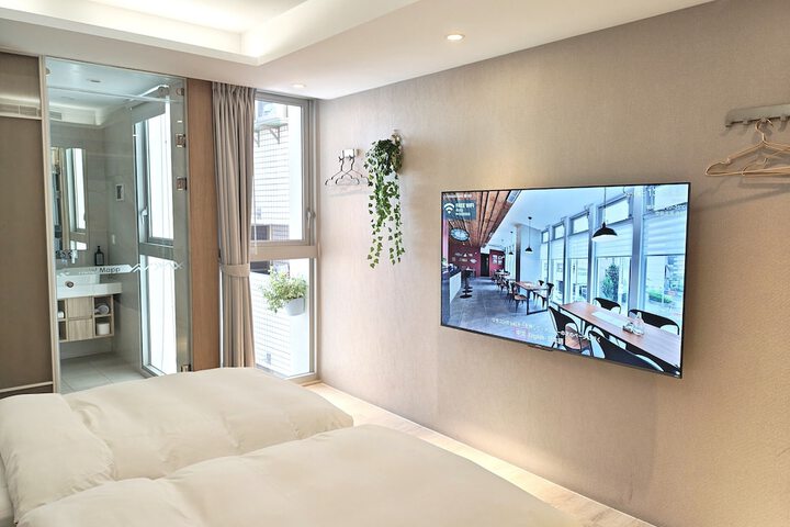 Room 42 of 120
