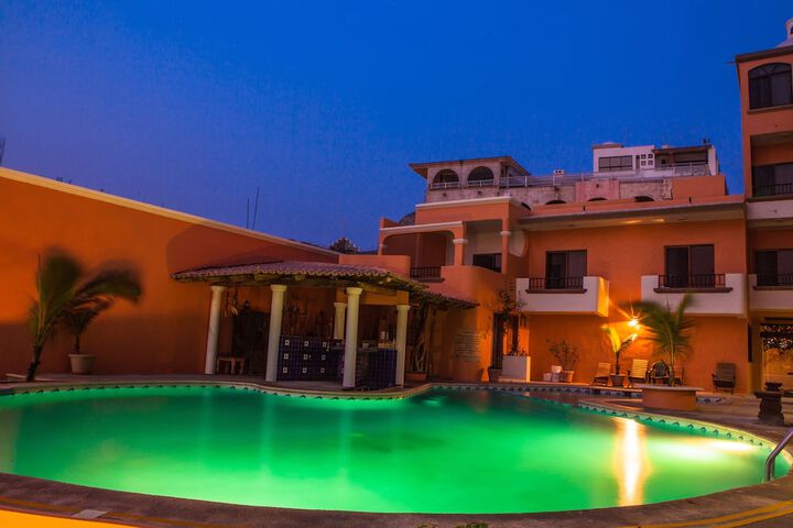 Pool Hotel