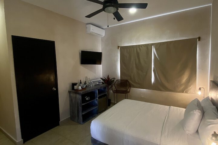 Room 7 of 25