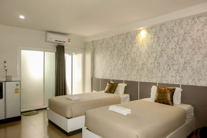 Room 11 of 21