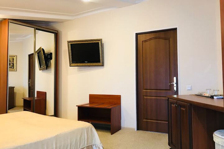 Room 10 of 73