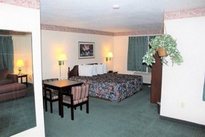 Room 18 of 76