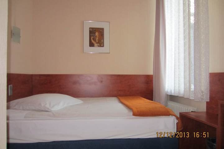 Room 3 of 38
