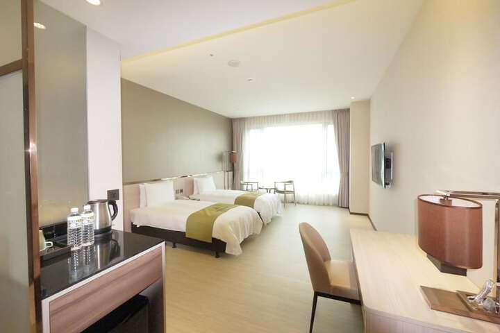 Room 6 of 52
