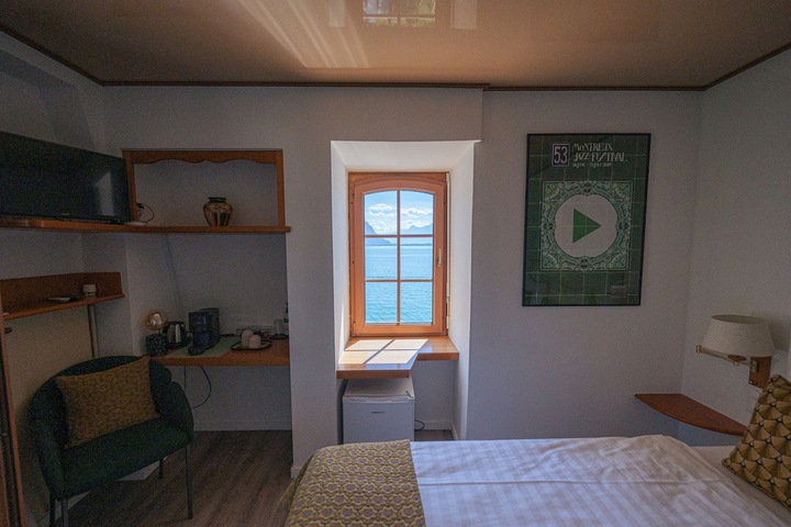 Room 15 of 105