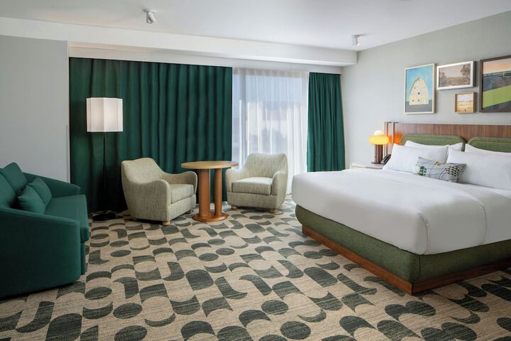 Room 8 of 42