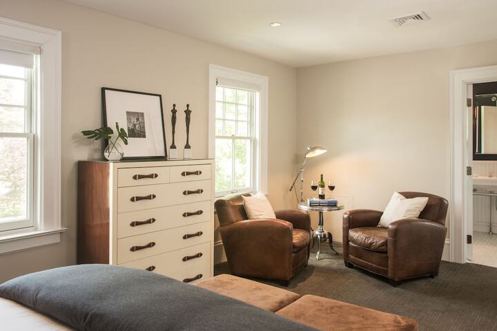 Room 33 of 63
