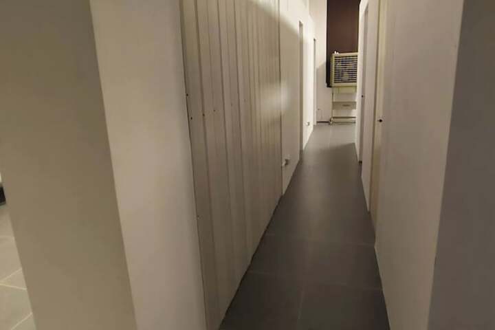 Room 24 of 32