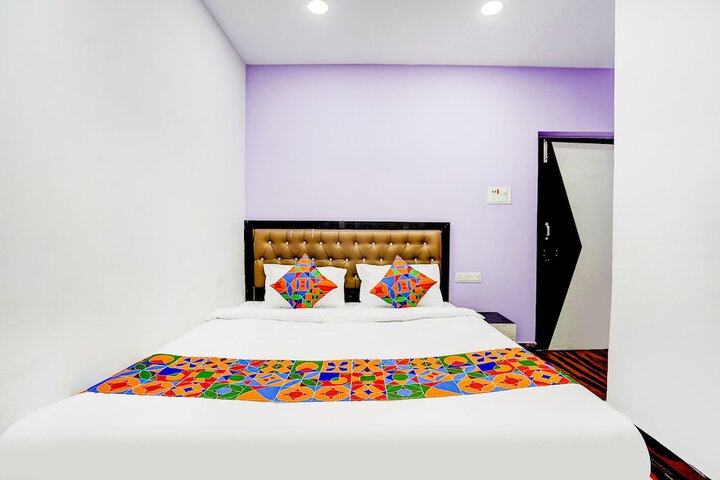 Room 13 of 37