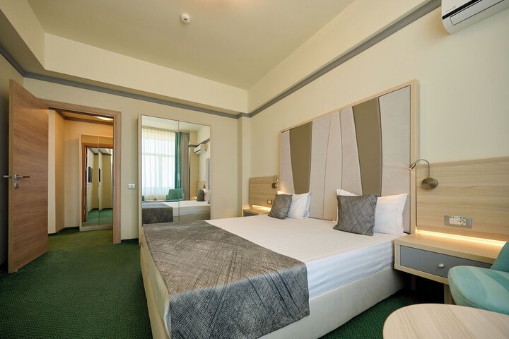 Room 5 of 38